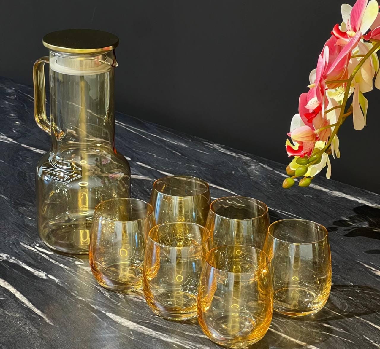 طقم ماء مكون من سبع قطع