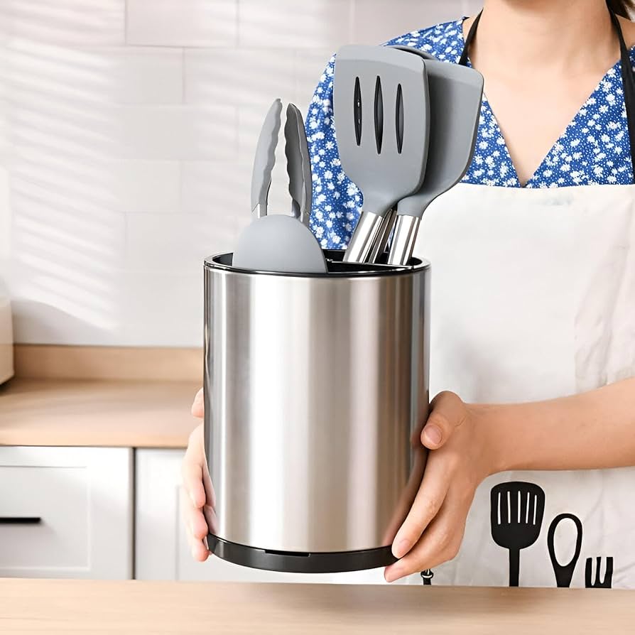 أدوات مطبخ من الستانلس ستيل